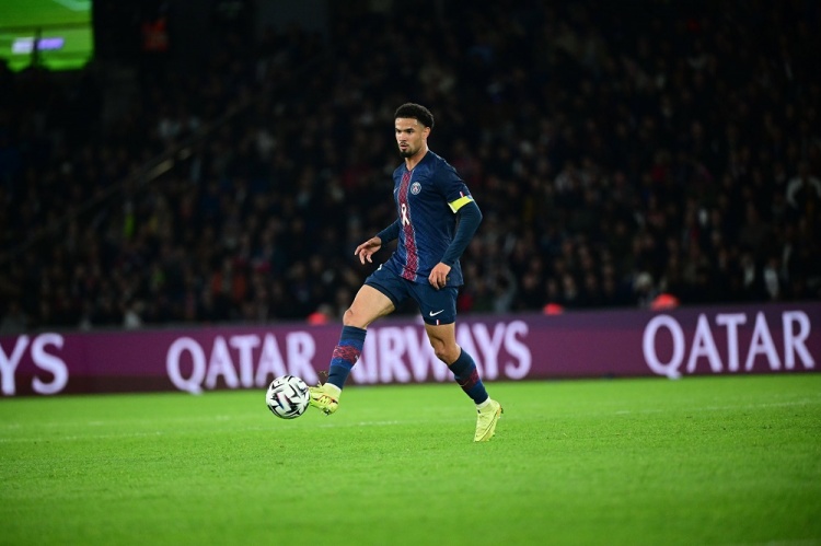 开云体育-扎伊尔·埃梅里：很享受在巴黎踢球的感觉，我的跑动对抗仍需提高