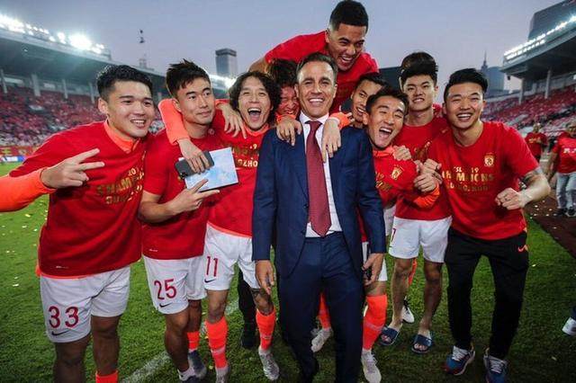 开云体育-多队欠薪+无力经营！中超频现黑天鹅 遇最严峻考验